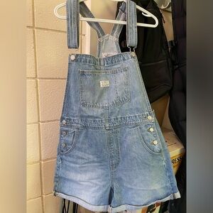 ❌ SOLD Levi’s Shortalls ❌
